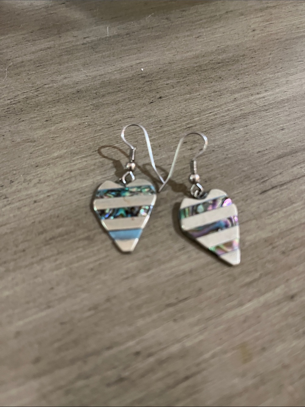 VINTAGE MEXICAN ALPACA SILVER ABALONE SHELL HEART EARRINGS